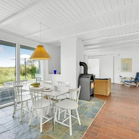 4 Bedroom Pet Friendly In Hvide Sande Holiday home