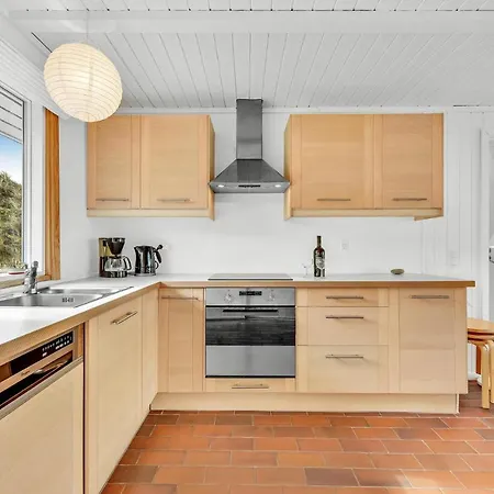 4 Bedroom Pet Friendly In Hvide Sande Holiday home *