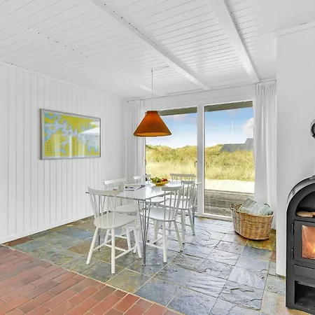 4 Bedroom Pet Friendly In Hvide Sande Holiday home Ringkobing